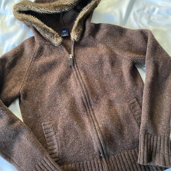A perfect Y2K brown sweater with fur hood - Picture 3 of 6
